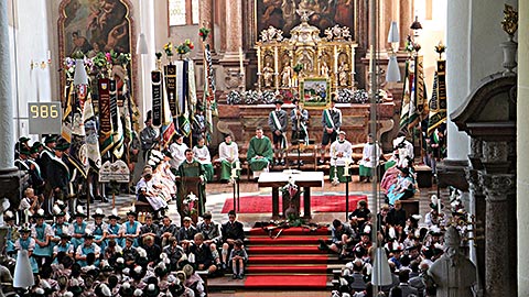 Kultur Berchtesgaden - Trachtenfest Kirche