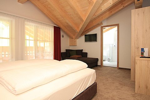 Alpinhotel-Berchtesgaden-Zimmer-Superior-005.jpg