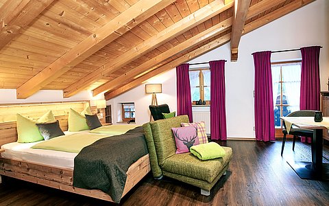 Juniorsuite Adlerhorst inkl. Frühstück | mit Kaffeeküche | Außenpool mit Panoramablick