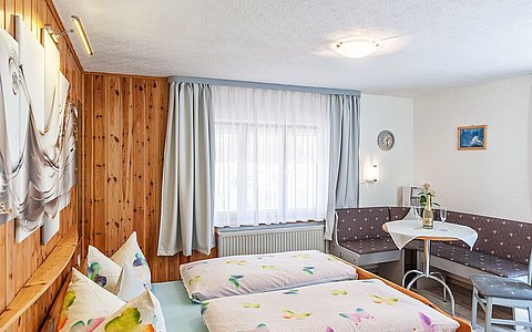 Doppelzimmer-Balkon Nr. 5  im Gästehaus Grünwald in Bischofswiesen - wegen Renovierung vorerst keine Buchung 2025 möglich -