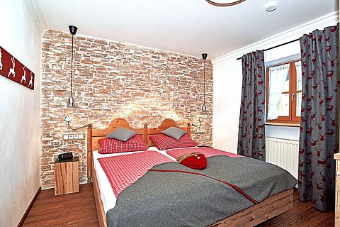 Schlafzimmer im Zweizimmer Appartement Gamsnest - Urlaub im Egglerlehen in Schönau am Königssee