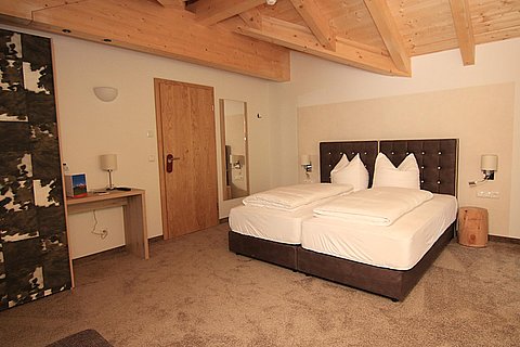 Alpinhotel-Berchtesgaden-Zimmer-Superior-007.jpg