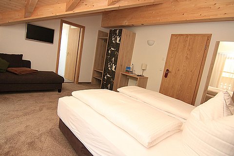Alpinhotel-Berchtesgaden-Zimmer-Superior-008.jpg
