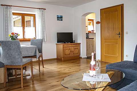 Ferienwohnung-Wurm-Schoenau-Koenigssee-Gruenstein-002.jpg