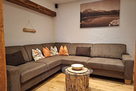 Wohnzimmer_mit_Couch.jpg