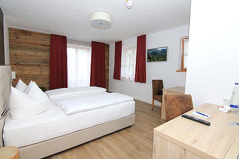 Doppelzimmer-Hotel-Alpinhotel-Berchtesgaden-03