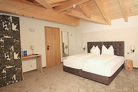Alpinhotel-Berchtesgaden-Zimmer-Superior-006.jpg